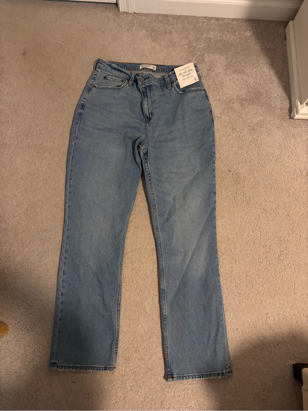 Abercrombie & Fitch ’90s Slim Straight Ultra High Rise Jeans